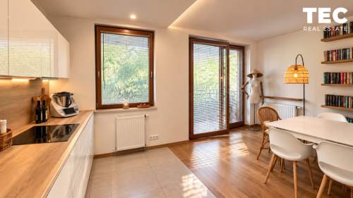 2 pokoje, duży balkon 8 m , gotowe do zamieszkania ul. Dąbska,...