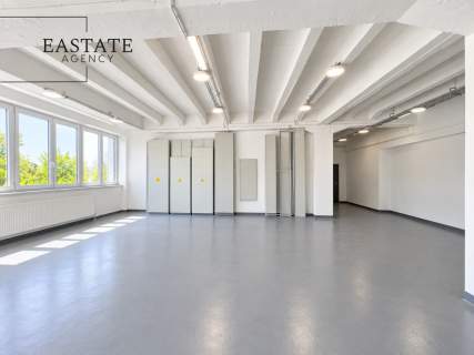 Magazyn 237 m2 parking biura