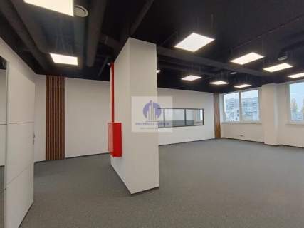 Włochy lokal biurowy 261,80 m2 do wynajęcia