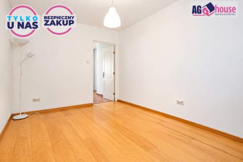 Do podziału na 3 sypialnie i salon z aneksem