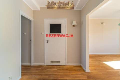 Dwa pokoje na Kabatach z oddzielną kuchnią