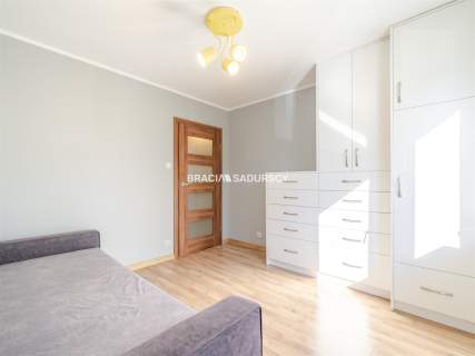 2 POKOJE 52 m BALKON OSOBNA KUCHNIA