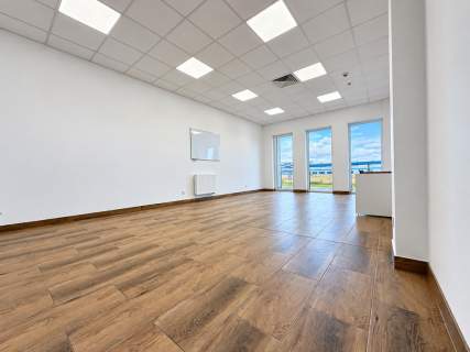 Nowoczesny lokal na piętrze 82 m2 Dworzysko