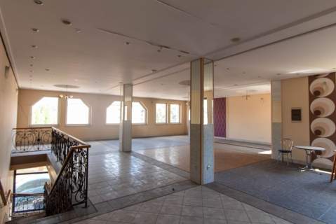 Przestronny budynek mieszkalno-usługowy