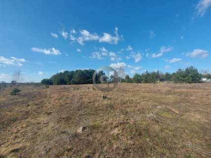 ATRAKCYJNE DZIAŁKI nad jeziorem KARNIN