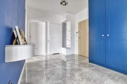 70 m2 3 pokoje Balkon 10 m2 Wysoki standard