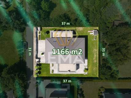 WYJĄTKOWY DOM PARTEROWY Z PIĘKNYM OGRODEM WIERZCHOWISKO