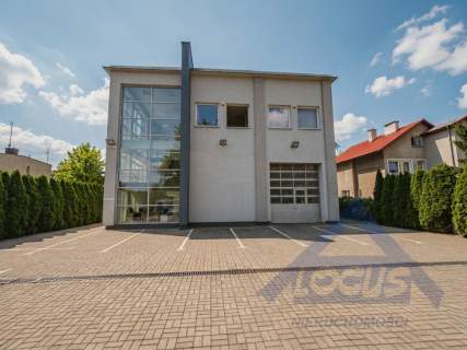 Nowoczesny budynek biurowo-magazynowy 901 m