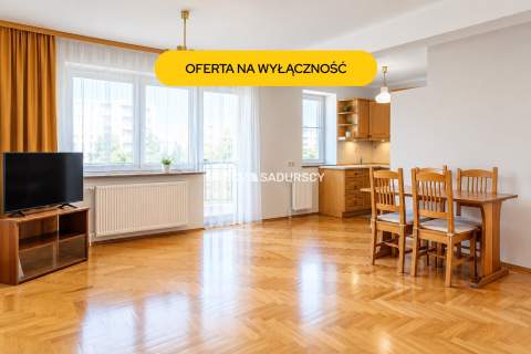 Trzy pokoje Znakomity stan Do wejścia 74m2