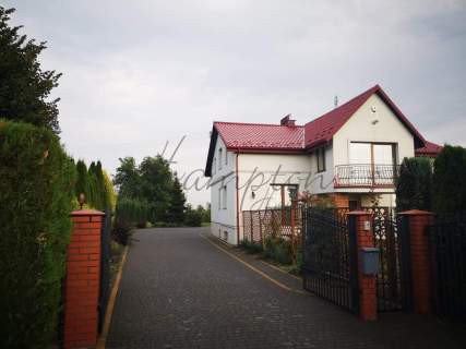 Dom wolnosttojący Zawady z dużą działką na wynajem
