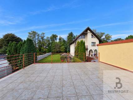 Dom z częścią usługową Działka 1107m2 Słupsk
