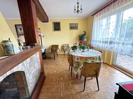 Dom w centrum Torunia oraz budynek gospodarczy