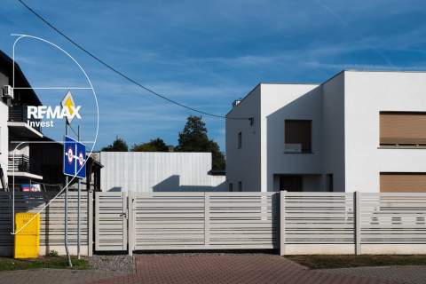 2-lokalowy budynek z ogródkiem Kęty