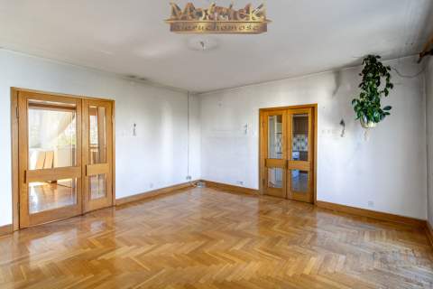 Ursynów 84 m 4 pokoje metro piwnica KW
