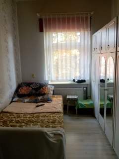 Sprzedam mieszkanie w centrum miasta kamienica z czerwonej cegly