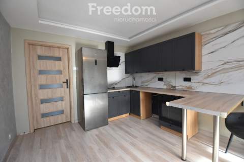 3 pokoje, 47 m2, blok, balkon, Namysłów
