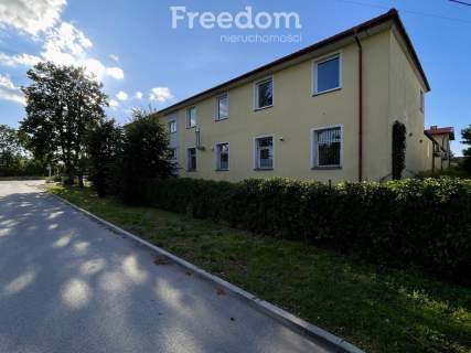 Kompleks usługowy 987 m Działka 3211 m Łęczyca