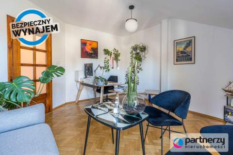135m2 3 miejsca parkingowe, klimatyzacja,2 balkony