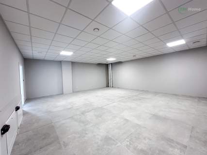 Budynek prod.-handl. z biurami 1240 m