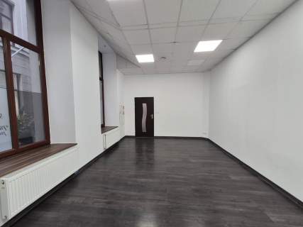 Lokal parterowy usługowo-handlowy 137 m do wynajęcia I Łódź Centr
