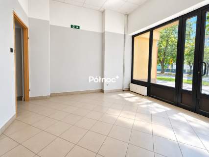 Lokal użytkowy 65 m na wynajem   parter, ul. Szymanowskiego w...
