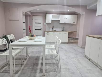 Inwestycyjne mieszkanie w suterenie - umeblowane 135 m2, 7 pokoi...