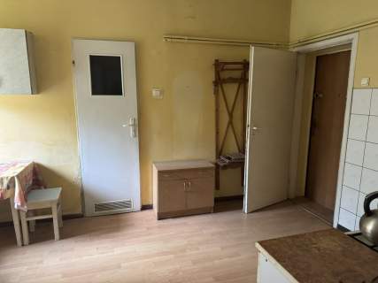 2 pokoje, parter, 57 m piwnica i 2 komórki