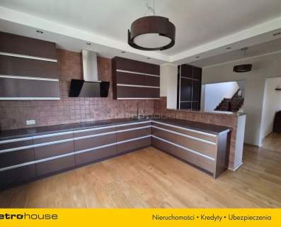 NIERUCHOMOŚĆ MIESZKALNO-USŁUGOWA SMARDZÓW
