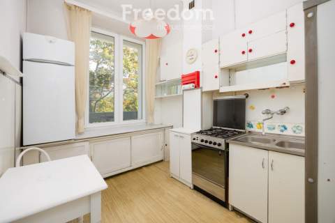 2 pokoje, widok na Pałac Kultury, balkon, Metro