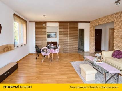 Trzy pokoje, dwie łazienki, duży balkon -NOWA CENA