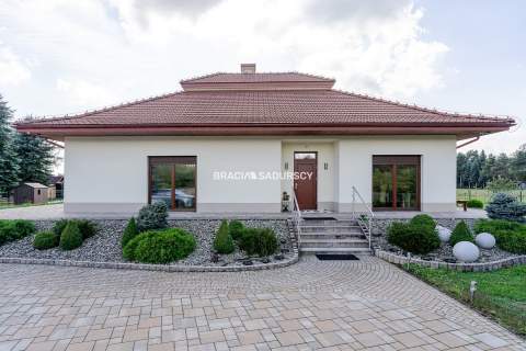 dom parterowy w lesie, działka 22ar Niepołomice