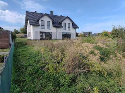 Dom Bliźniak z garażem i ogrodem ,6 pokoi , Różyny