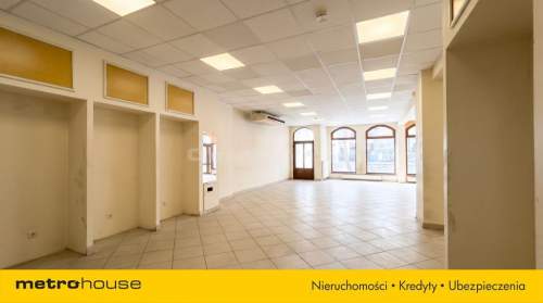 Lokal z witrynami przy Placu Ratuszowym - 95 m 