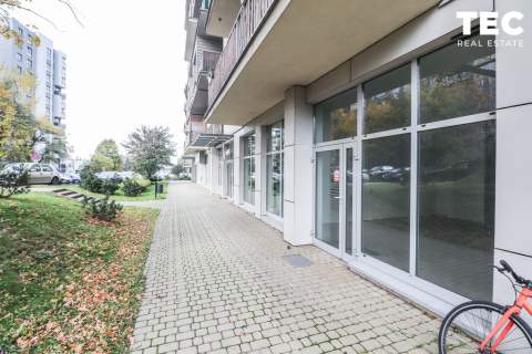 Lokal parterowy z witryną niedaleko Bonarki