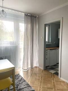 Sympatyczne, czyściutkie, wyremontowane z balkonem