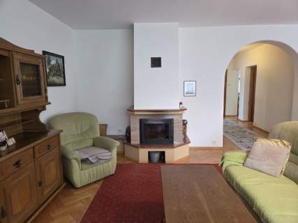 solidny dom z 3 mieszkaniami w centrum Rumi w spokojnej lokalizacji