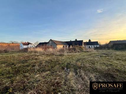 NIERUCHOMOŚĆ Z ZABUDOWANIAMI I DZIAŁKĄ 1 815 m