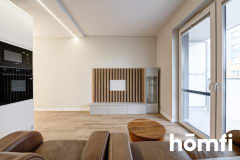 Nowoczesne mieszkanie z garderobą i balkonem