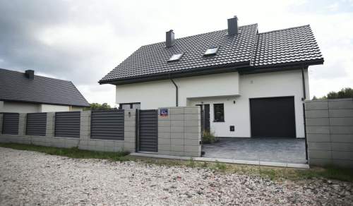 Posiadam do sprzedania dom na Złotnie, blisko od węzła s14.