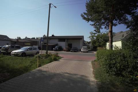 Budynek usługowo-handlowy, Trawniki centrum