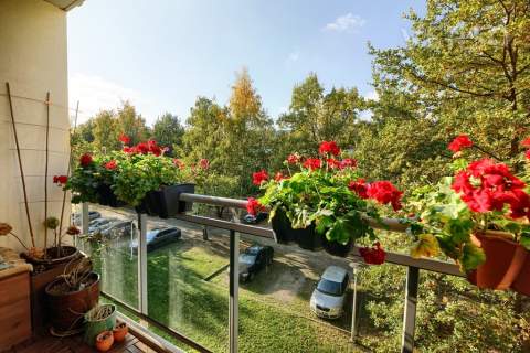 Stabłowice widok na zieleń os. zamknięte balkon garaż