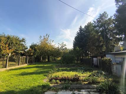 Sprzedam działkę budowlaną uzbrojoną