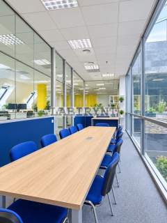 Lokal 240m2, Al. N.M.P. po remoncie, winda