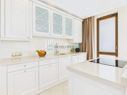 Elegancki Apartament na 10 piętrze