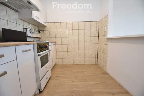 Kawalerka 33 m2, blok, balkon 2 piętro Namysłów