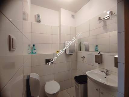Bud. usługowy 360m2 - biura gabinety medyczn/kosm