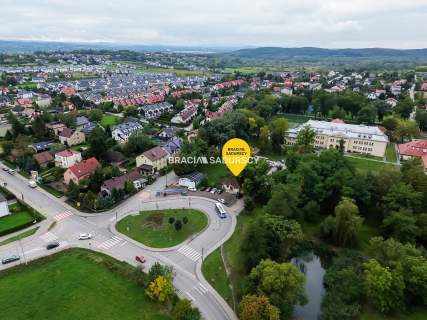 Budynek wolnostojący / pętla MPK / duży ruch