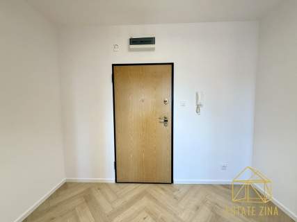 Mieszkanie po generalnym remoncie Duży balkon