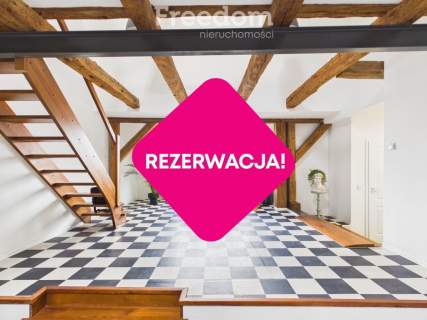 Dwupoziomowe mieszkanie z antresolą