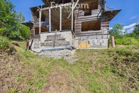 Drewniany dom z widokiem na Tatry